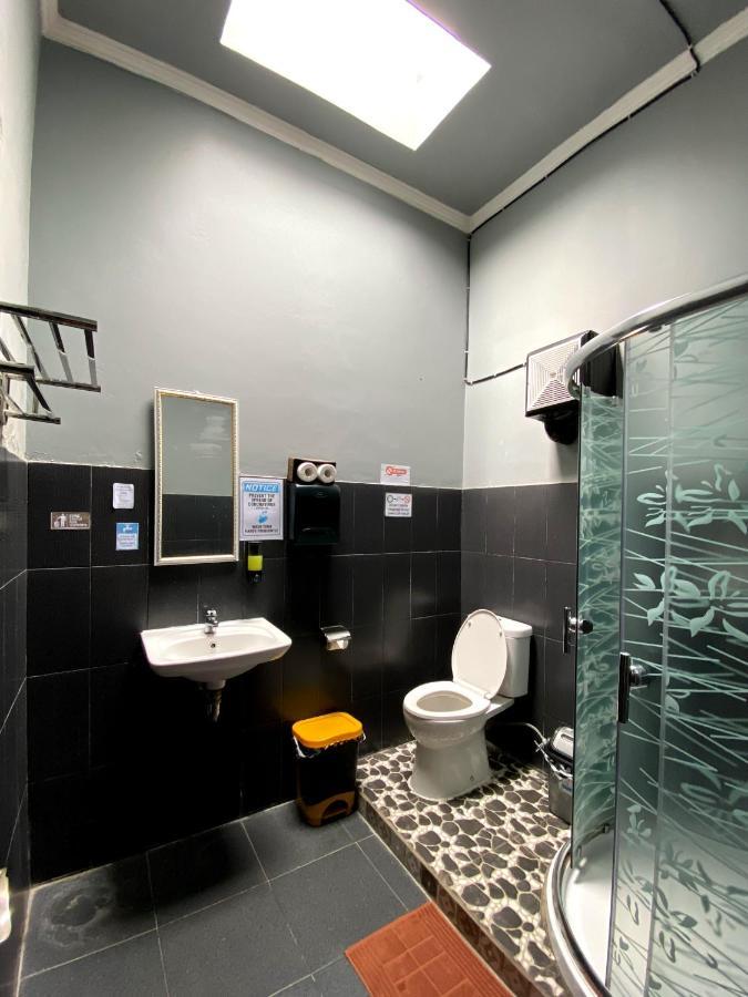 Dong Paloh Hostel Munduk エクステリア 写真