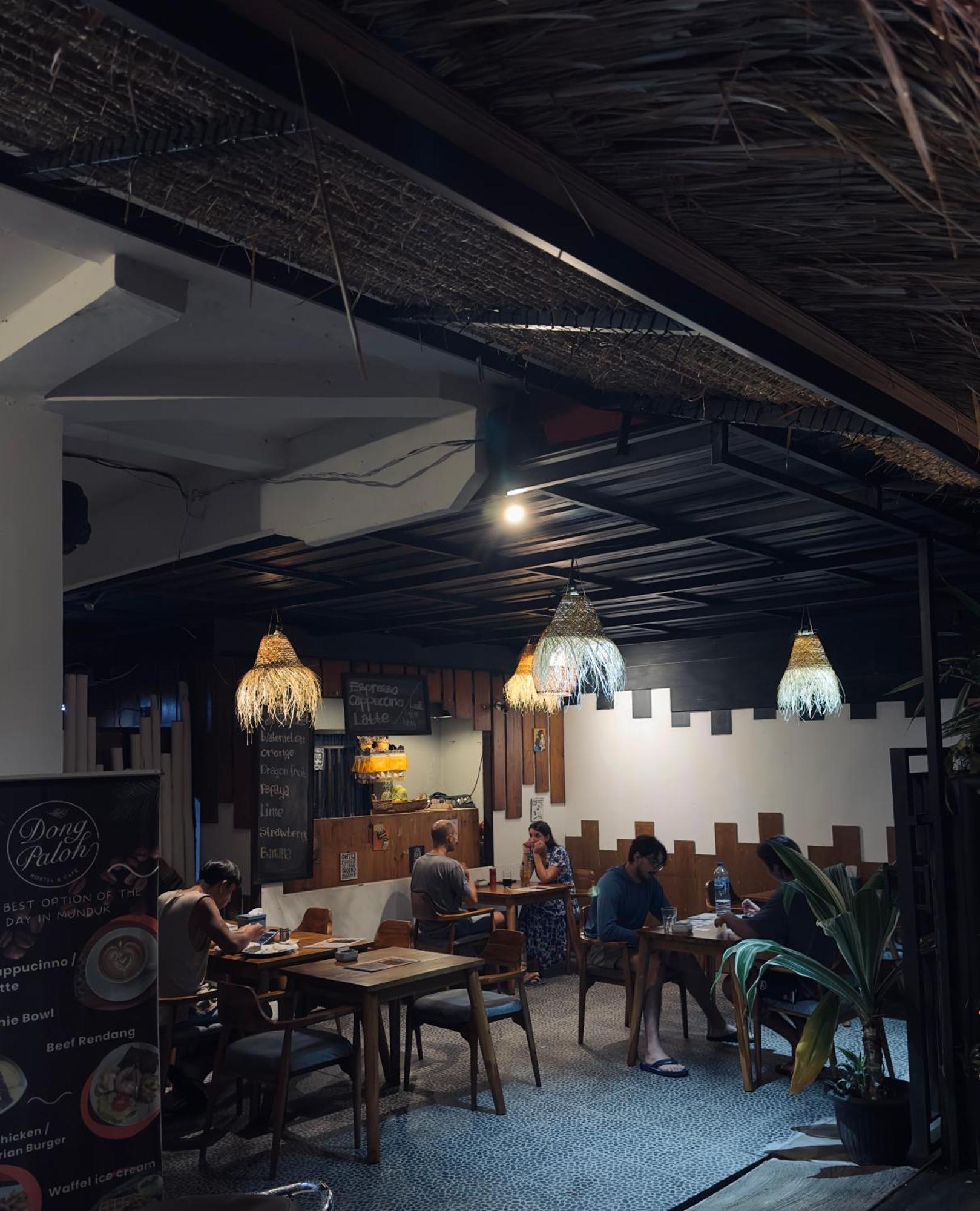 Dong Paloh Hostel Munduk エクステリア 写真
