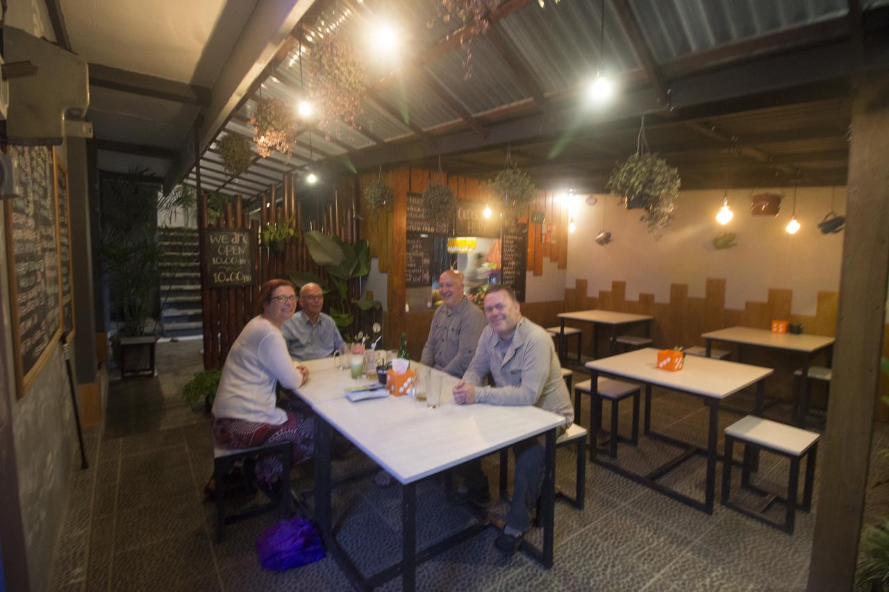 Dong Paloh Hostel Munduk エクステリア 写真