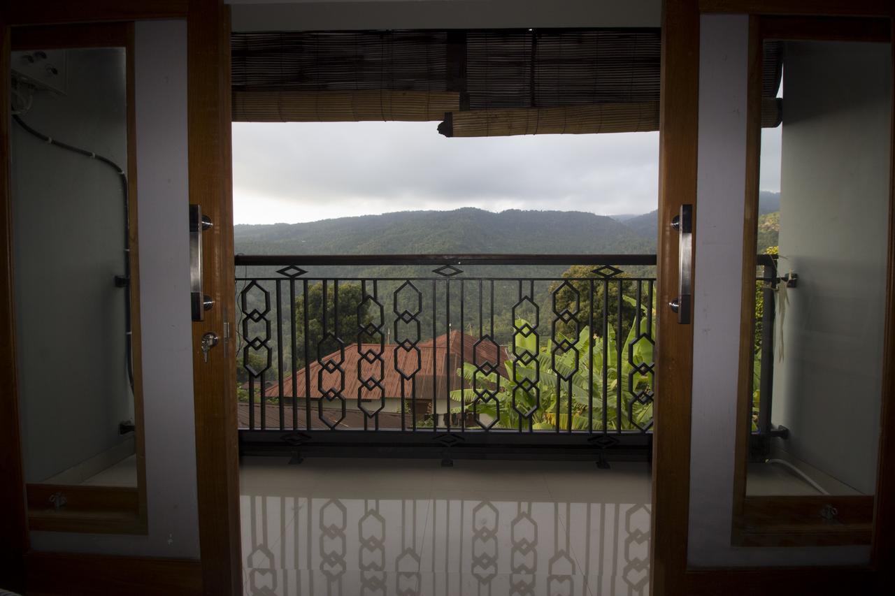 Dong Paloh Hostel Munduk エクステリア 写真