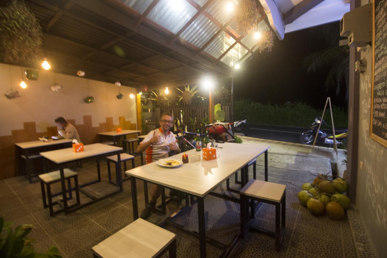 Dong Paloh Hostel Munduk エクステリア 写真